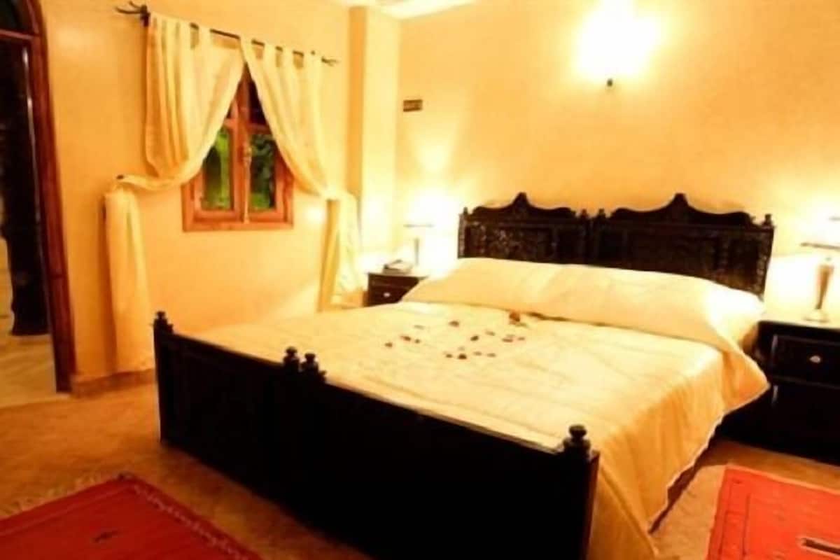 Chambre Standard double, salle de bain privée | Literie de qualité, minibar, coffre-fort, rideaux d’obscurcissement