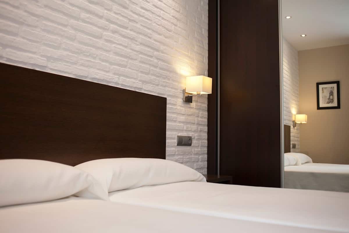 1 bedroom, in-room safe, desk, blackout curtains