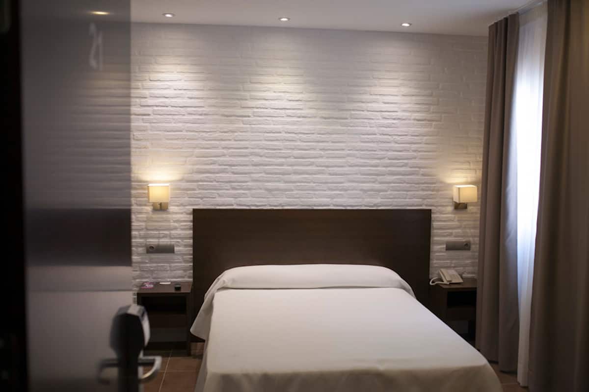 1 bedroom, in-room safe, desk, blackout curtains