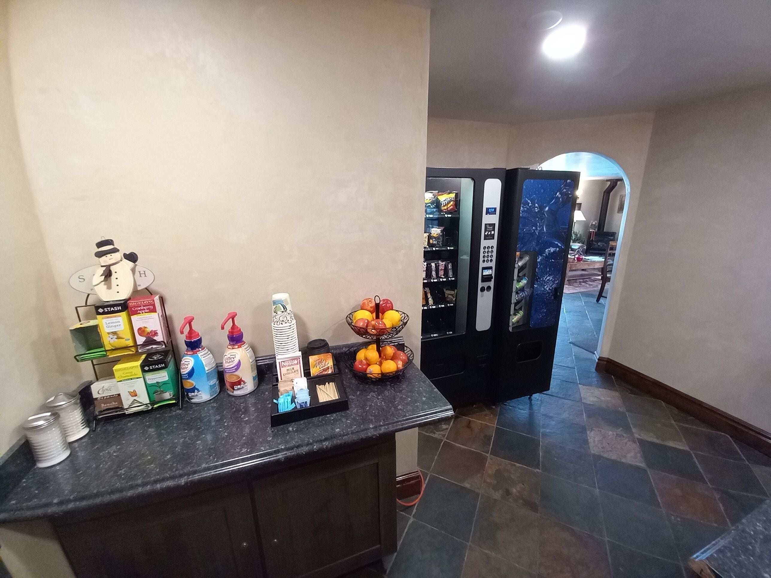 Free daily continental breakfast 