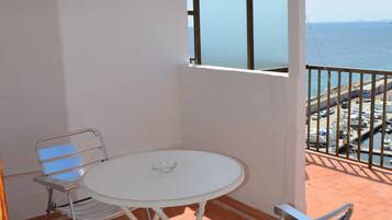 Standard Room, Beach View | Balcony