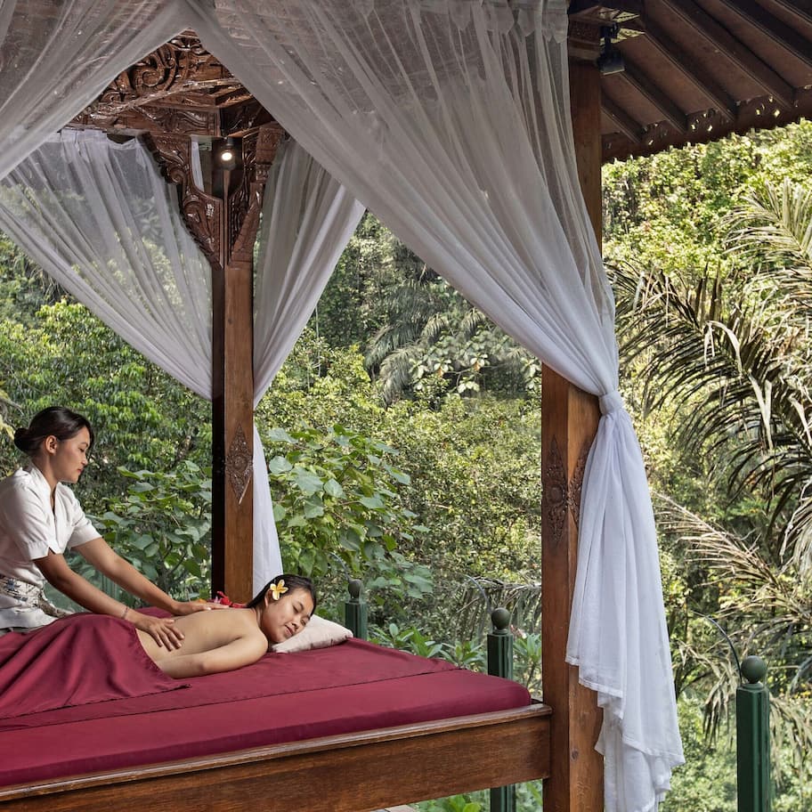 Deluxe Room with Free 1 Hour Balinese Massage | Spa treatment | Couples treatment rooms, body treatments, aromatherapy