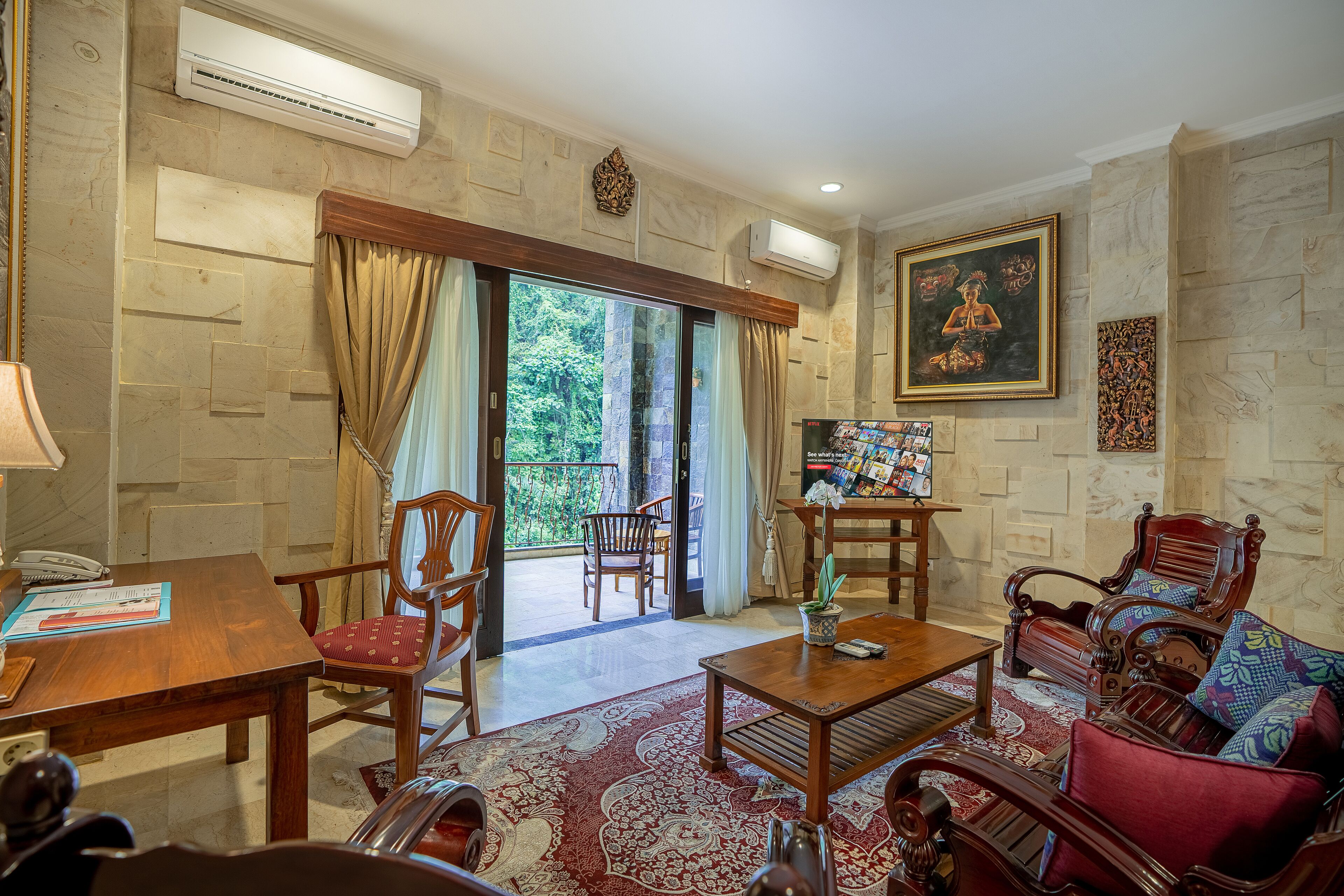 suite, 2 bedrooms, valley view | living area | flat-screen tv