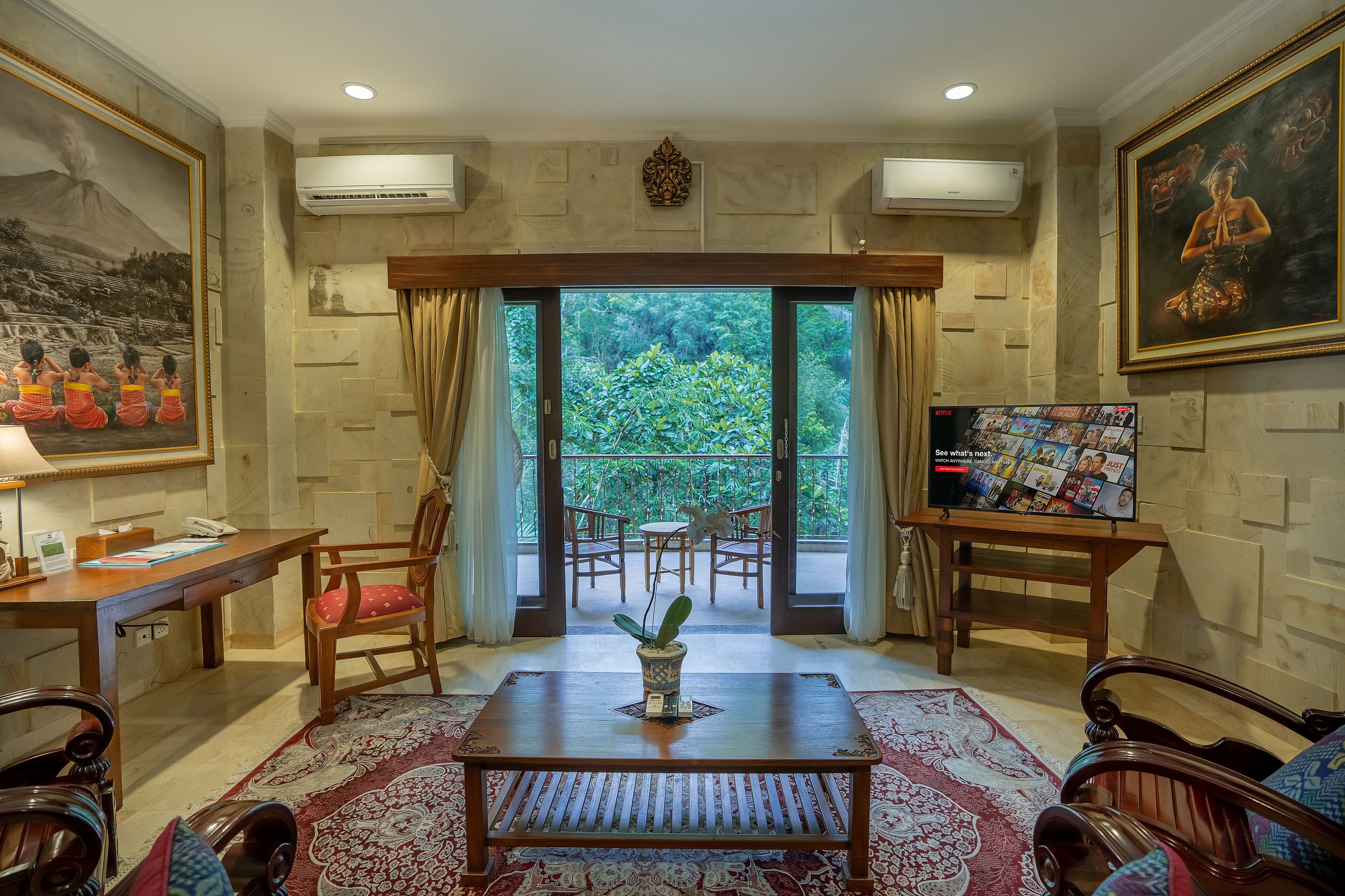 suite, 2 bedrooms, valley view | living area | flat-screen tv