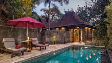 Deluxe Rainforest Villa | Private pool