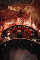 3 restaurants, breakfast, lunch, dinner served; international cuisine