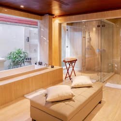 Luxe villa, 1 slaapkamer, privézwembad, uitzicht op zee (The Ocean 1 Bedroom Usage) | Badkamer | Een aparte badkuip en douche, een regendouche, designer toiletartikelen