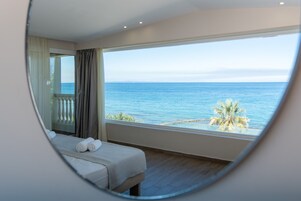 Suite Deluxe, vista mare | Una cassaforte in camera, con stile personalizzato