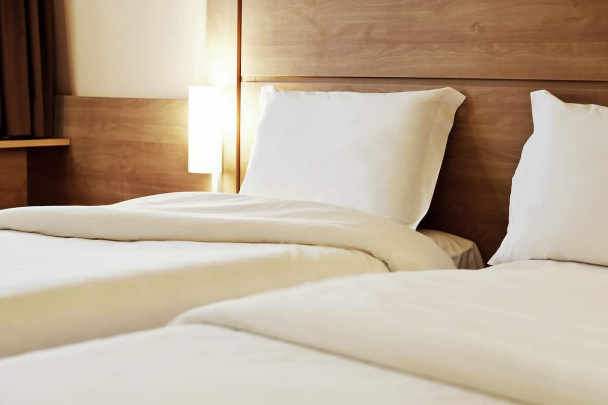 Standard Twin Room, 2 Single Beds | Minibar, in-room safe, desk, soundproofing