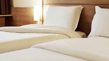 Standard Twin Room, 2 Single Beds | Minibar, in-room safe, desk, soundproofing