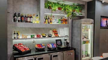 Bar (trong khuôn viên)