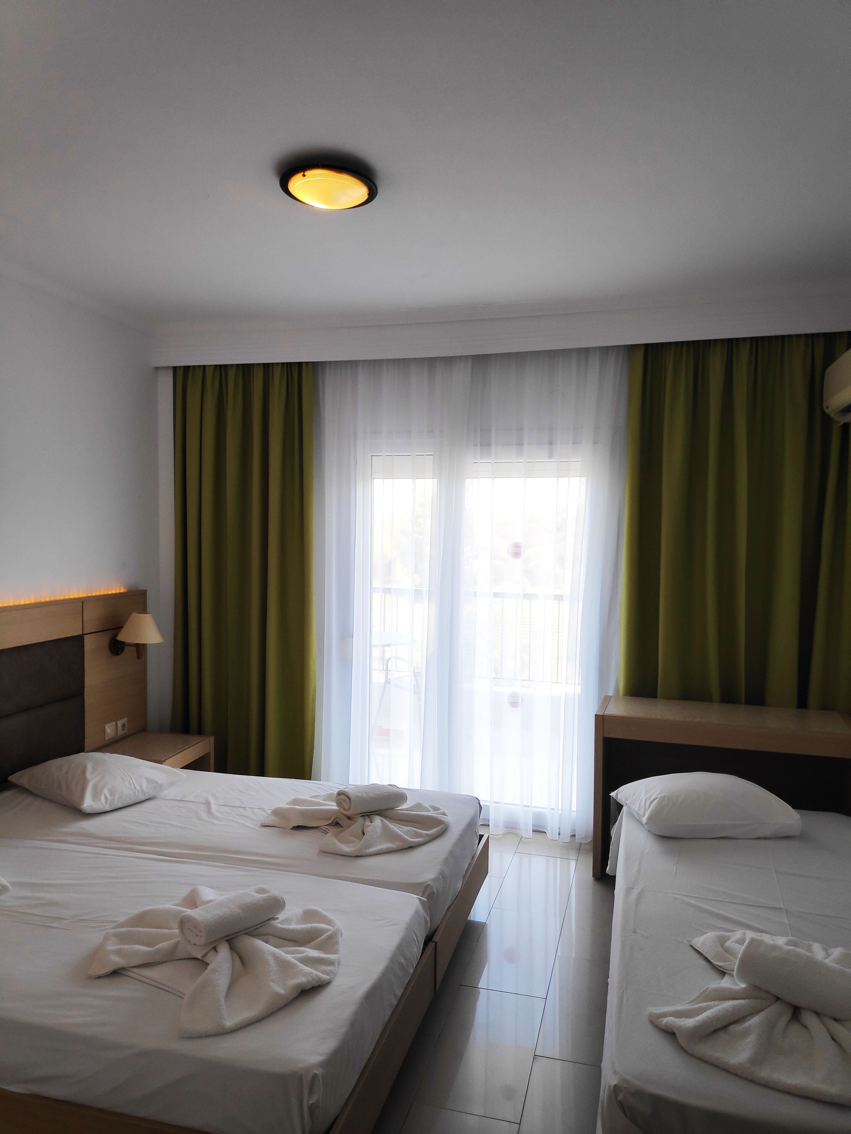 standard triple room | 1 bedroom, in-room safe, blackout curtains, soundproofing