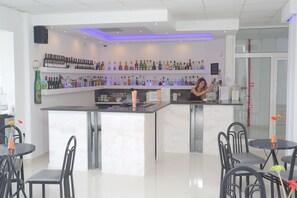 Bar (on property) - Hilltop Hotel (Kassandra)