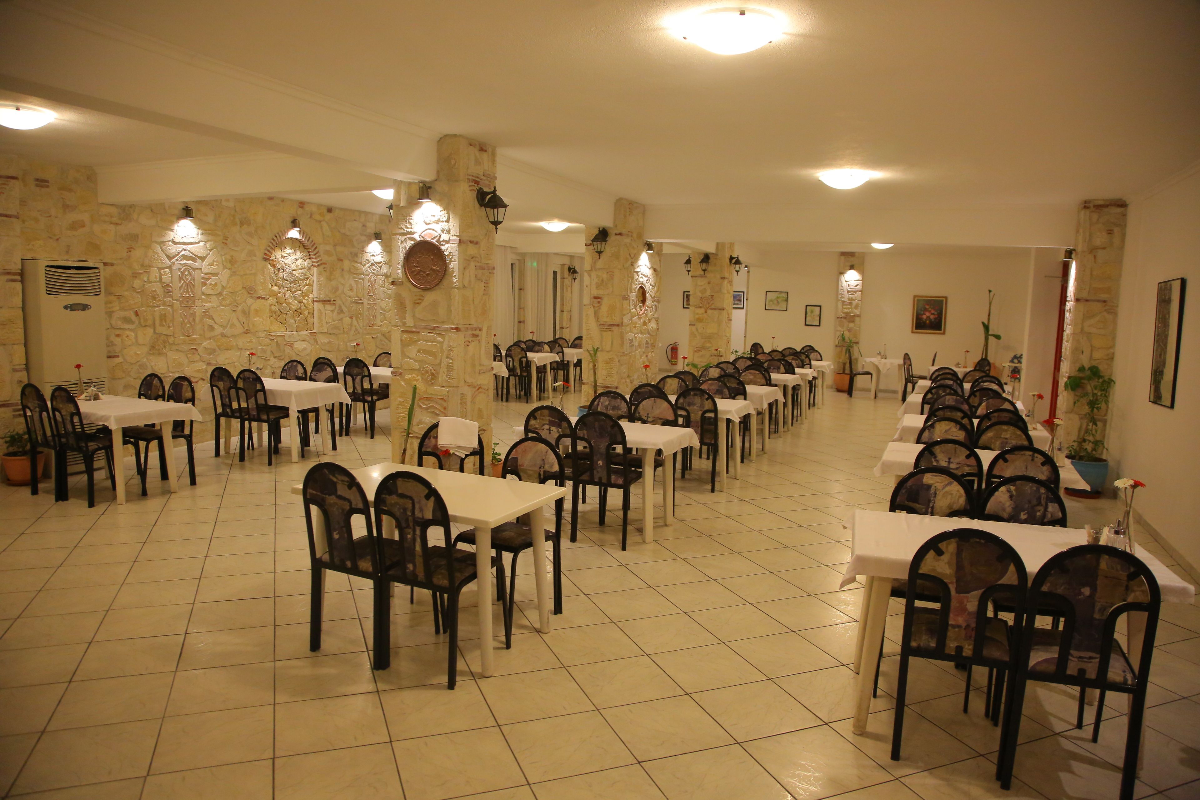 breakfast and dinner served