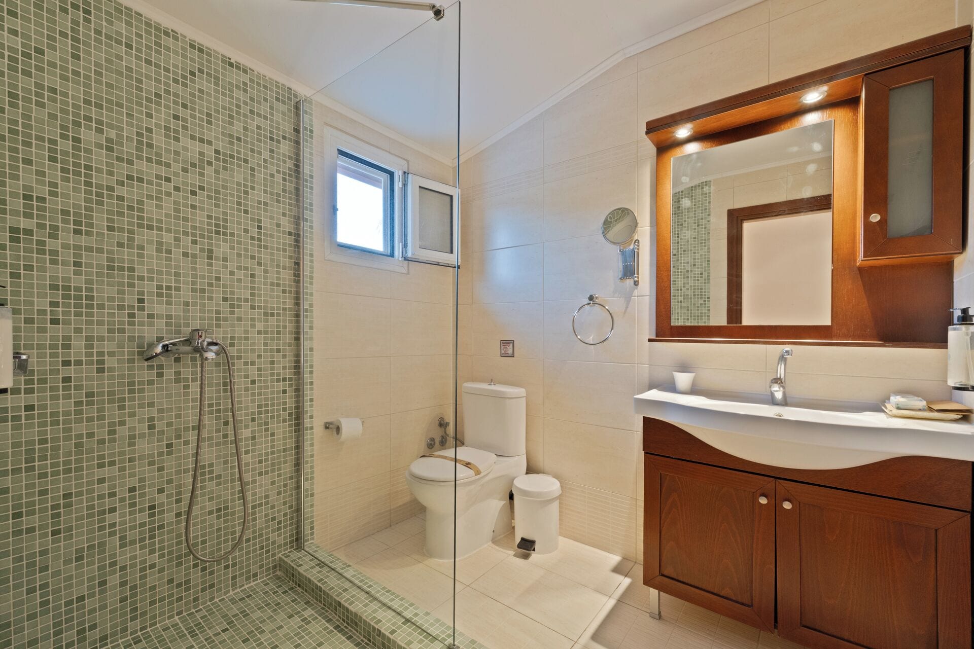 Triple Room | Bathroom