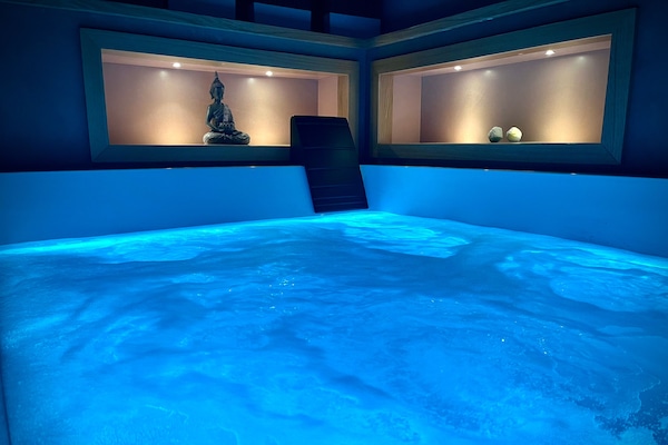 Doppia Superior, idromassaggio | Minibar, una cassaforte in camera, una scrivania, tende oscuranti