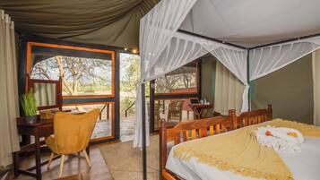 Tent (Valley Tent) | Hypo-allergenic bedding, in-room safe, bed sheets