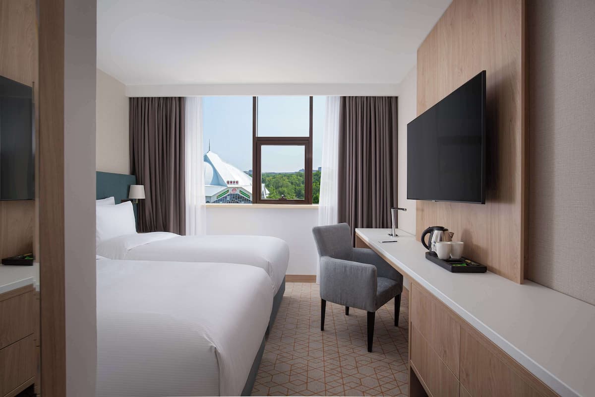 premium bedding, minibar, in-room safe, desk