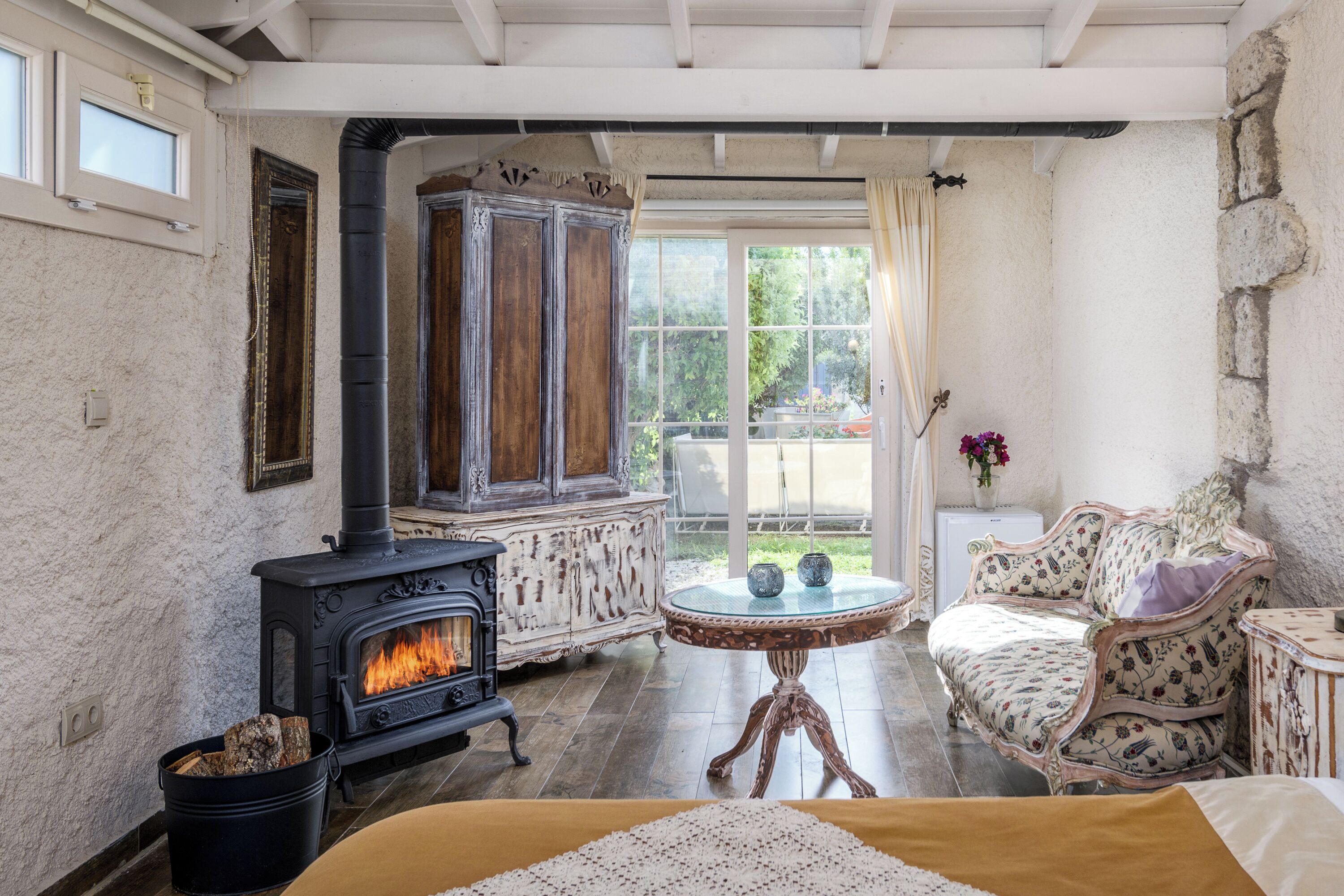 蜜月套房, 1 張加大雙人床, 按摩浴缸, 花園 | 埃及棉床單、高級寢具、舒適加層、迷你吧