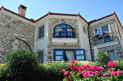 Alaçatı Sultan Konak Butik Otel