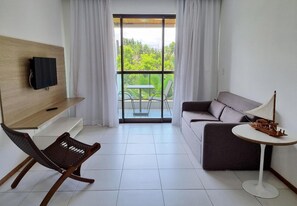 32-inch LED TV with cable channels, TV - Iloa Resort (Barra de Sao Miguel)