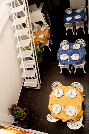 Breakfast area