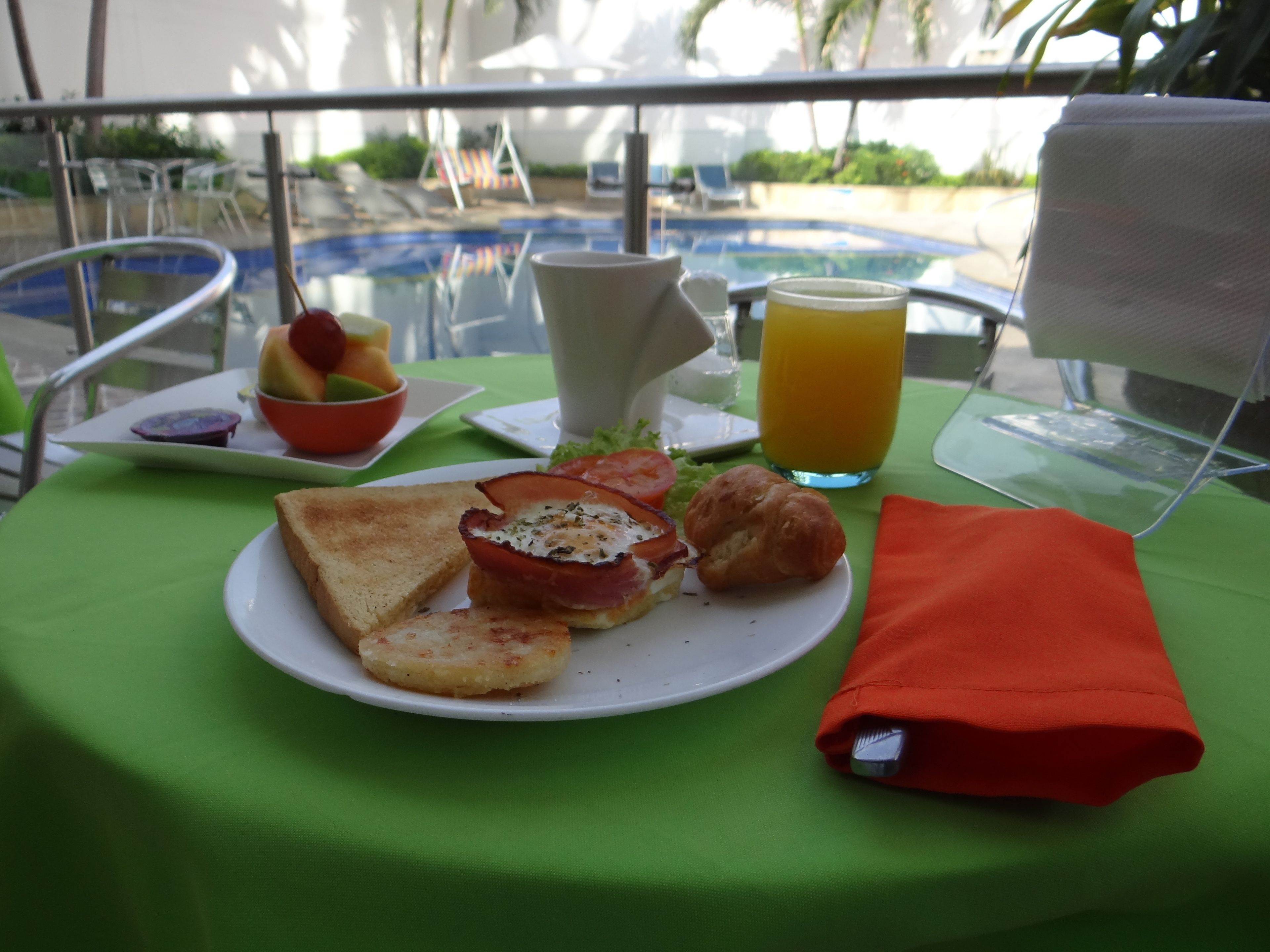 free daily english breakfast