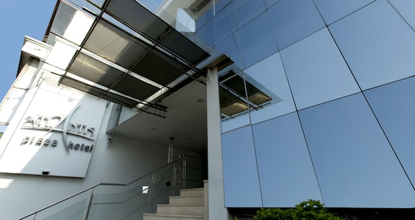 Entrée de l’hébergement