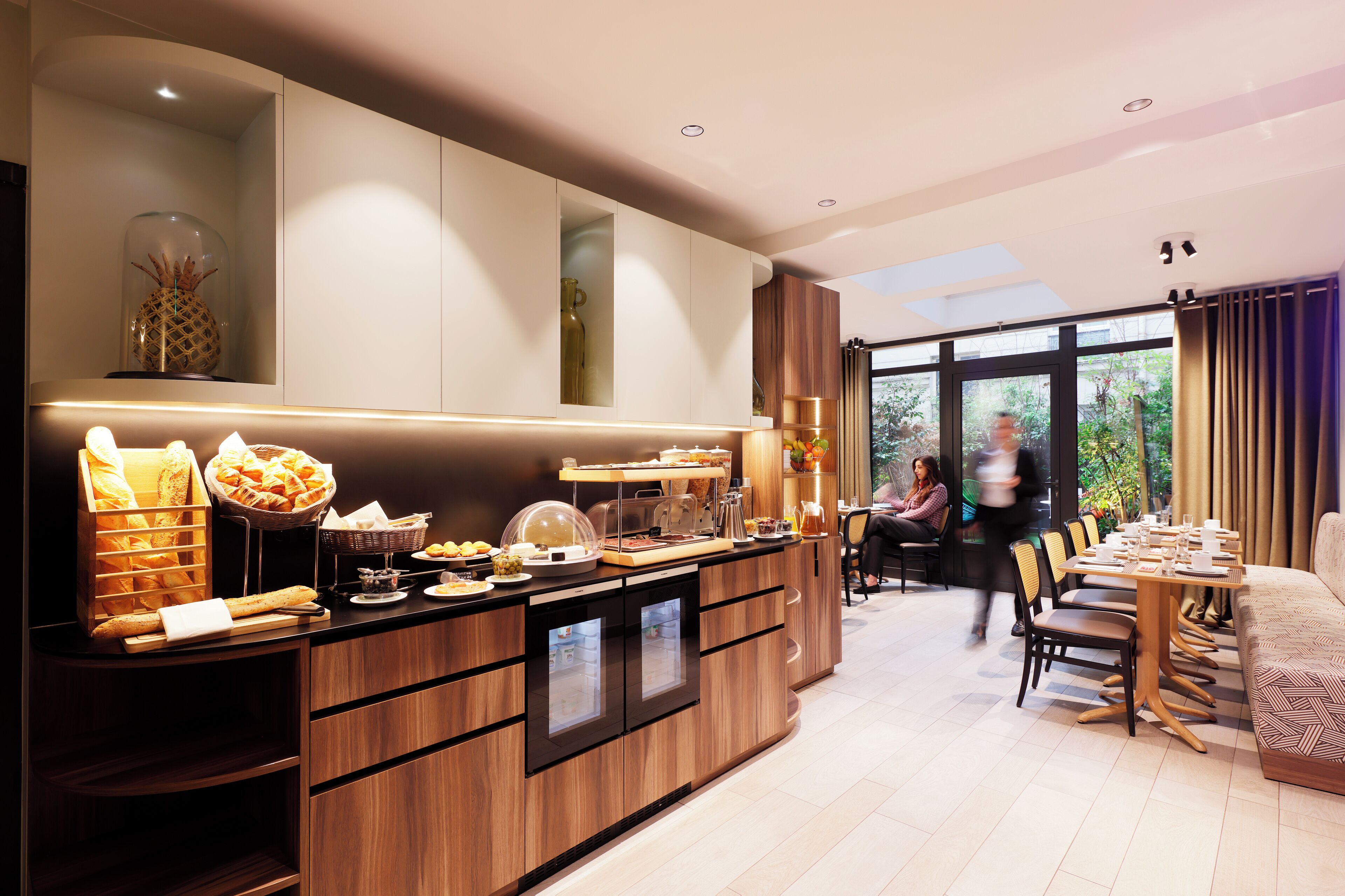 daily buffet breakfast (eur 20 per person)