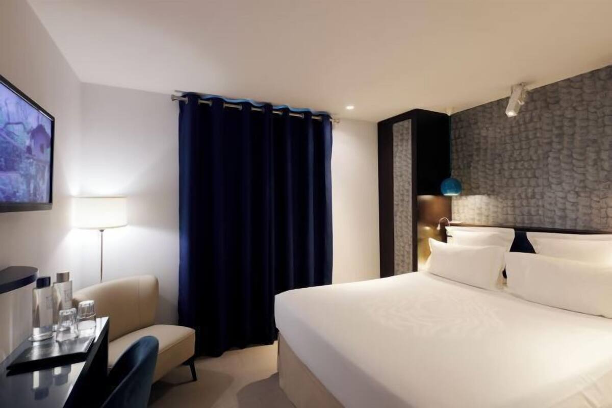 Minibar, in-room safe, desk, soundproofing