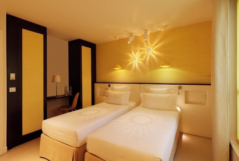 Minibar, in-room safe, desk, soundproofing