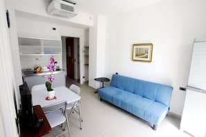 Télévision à écran plat