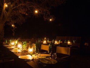 Outdoor dining - Shepherd's Tree Game Lodge (Pilanesberg National Park)