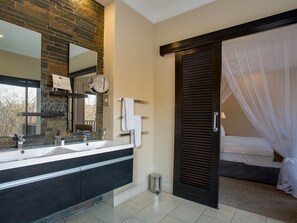 Standard Room | Bathroom sink