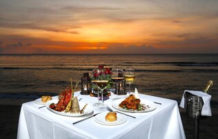 Cocina local, con vista a la playa 