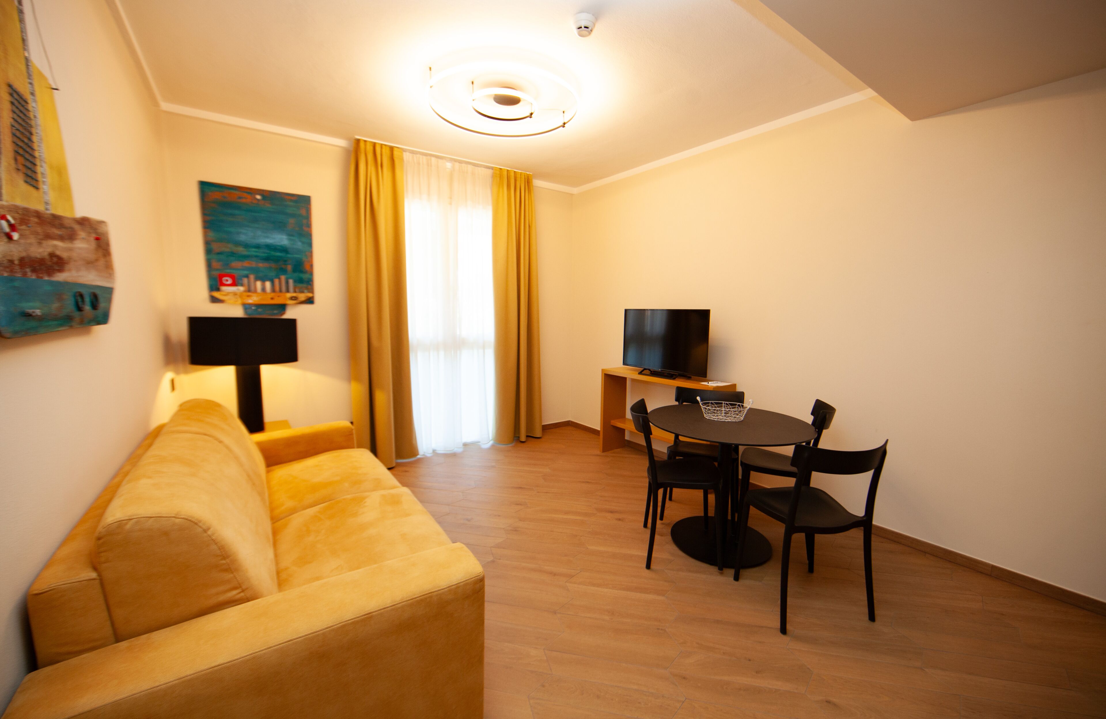 classic suite | living room