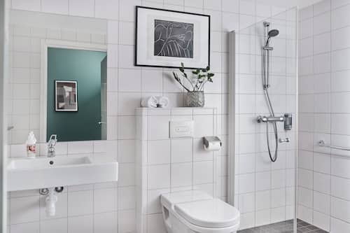 Double Room - Smart Superior | Baño | Regadera, secadora de cabello, toallas