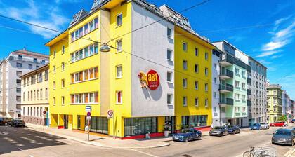 A&T Hotel & Hostel