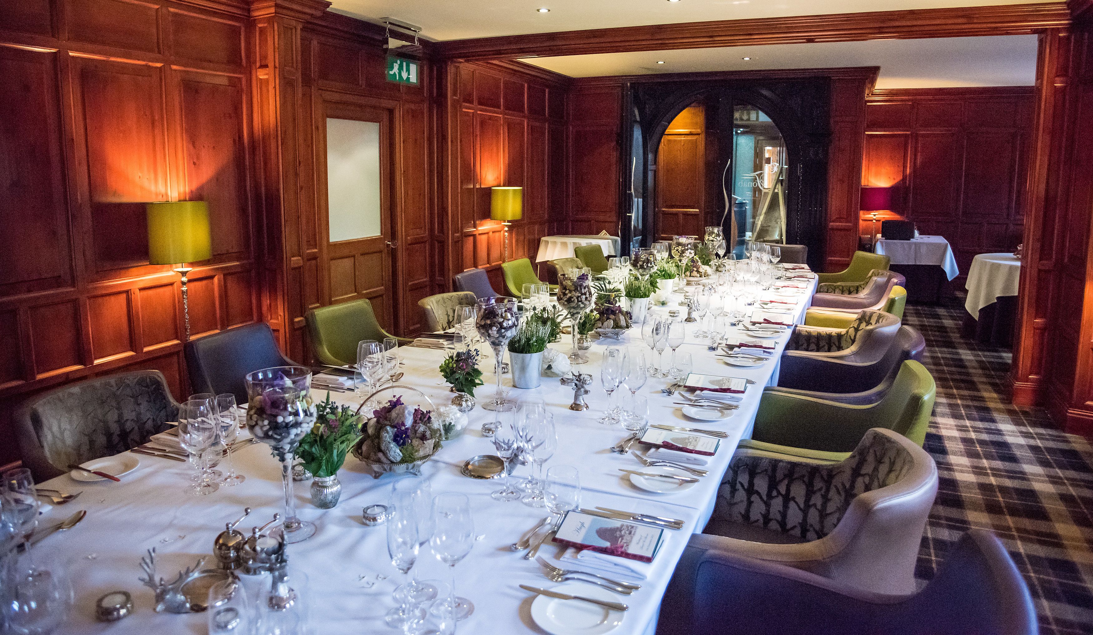 エドラダワー蒸溜所 イラストテーブルクロス エドラダワー蒸溜所 イラストテーブルクロス