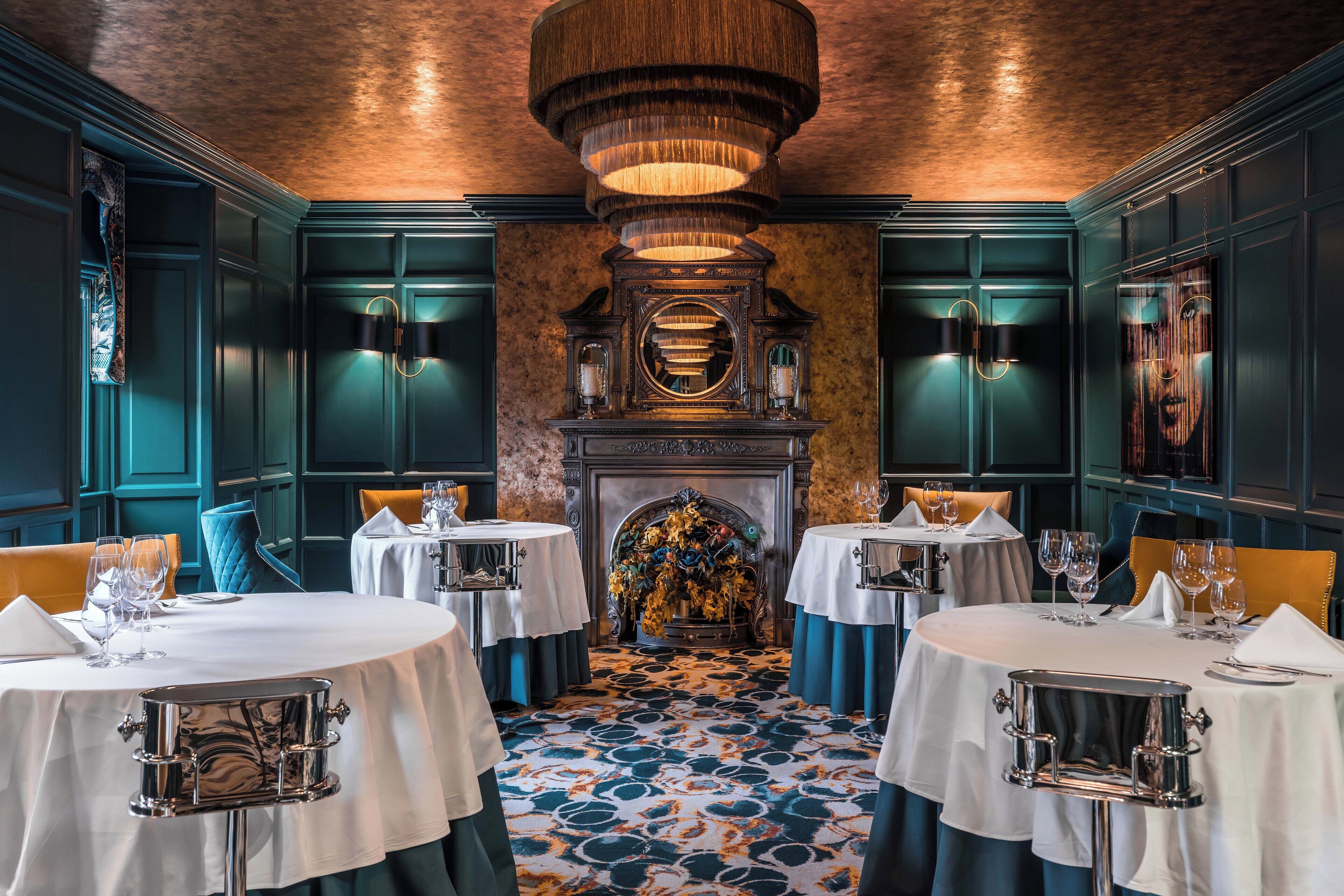 2 restaurants, breakfast served