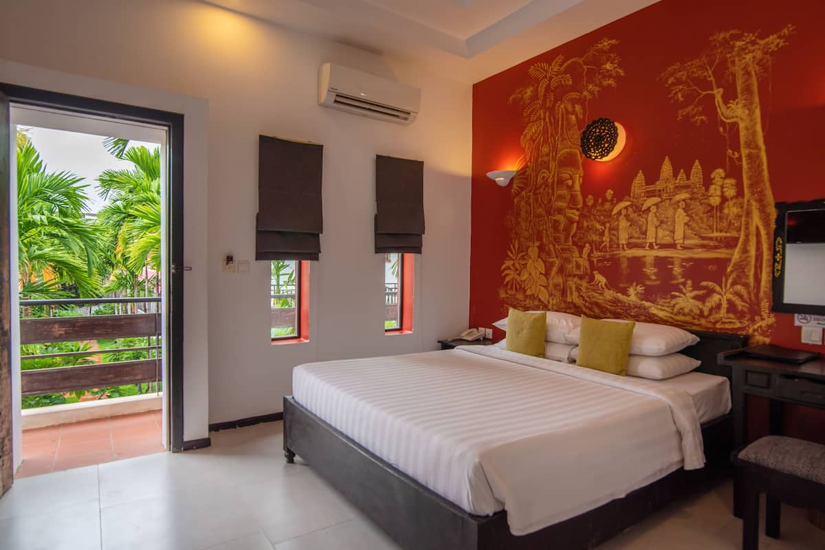 Superior Double Room - Free Airport Transfer | 3 bedrooms, down comforters, Select Comfort beds, in-room safe