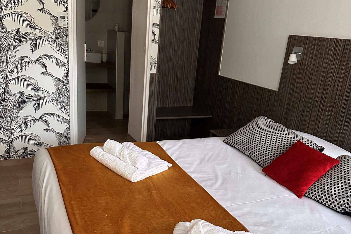 deluxe double room | desk, blackout curtains, soundproofing, iron/ironing board