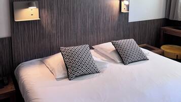 Bureau, rideaux occultants, chambres insonorisées