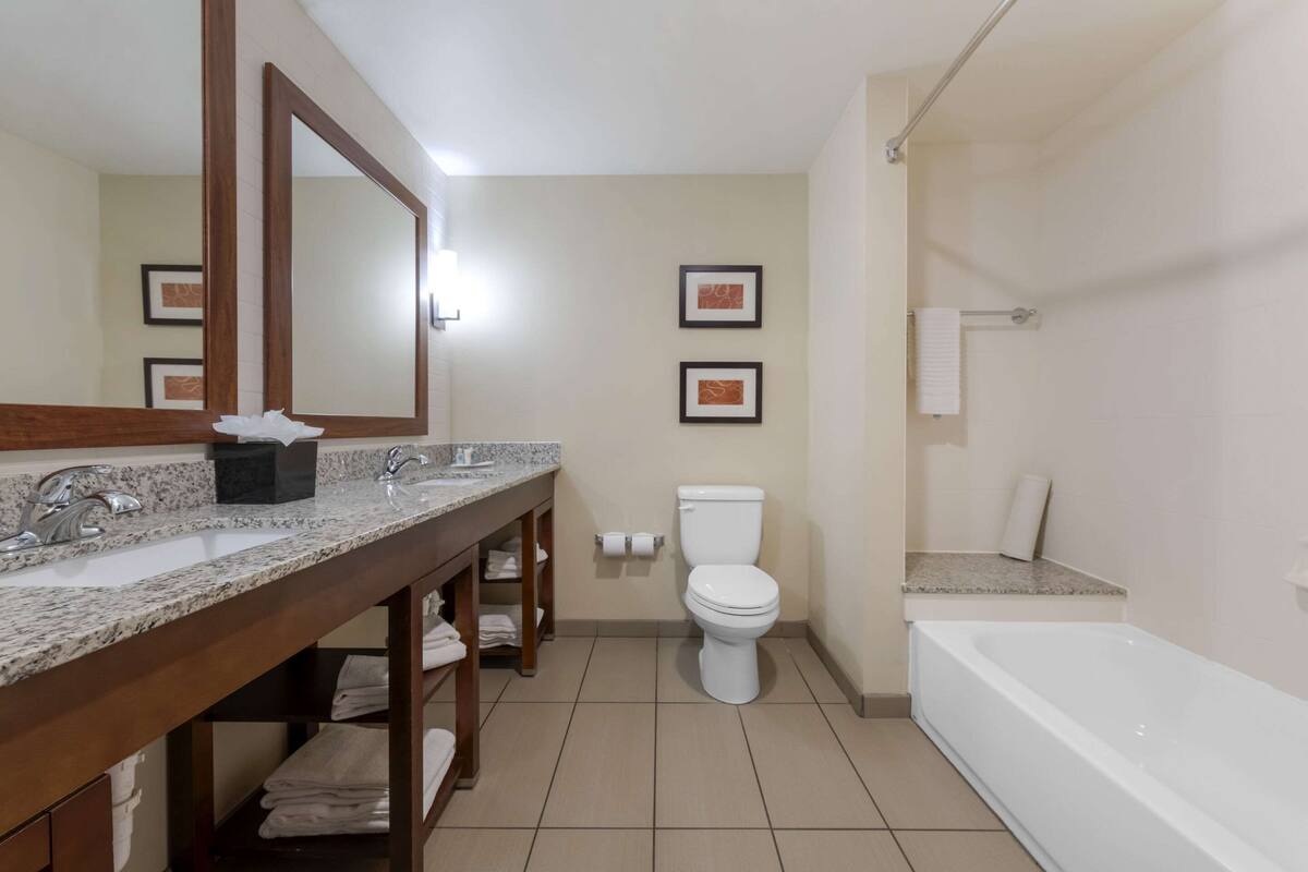 suite, accessible | 1 bedroom, pillow-top beds, in-room safe, desk