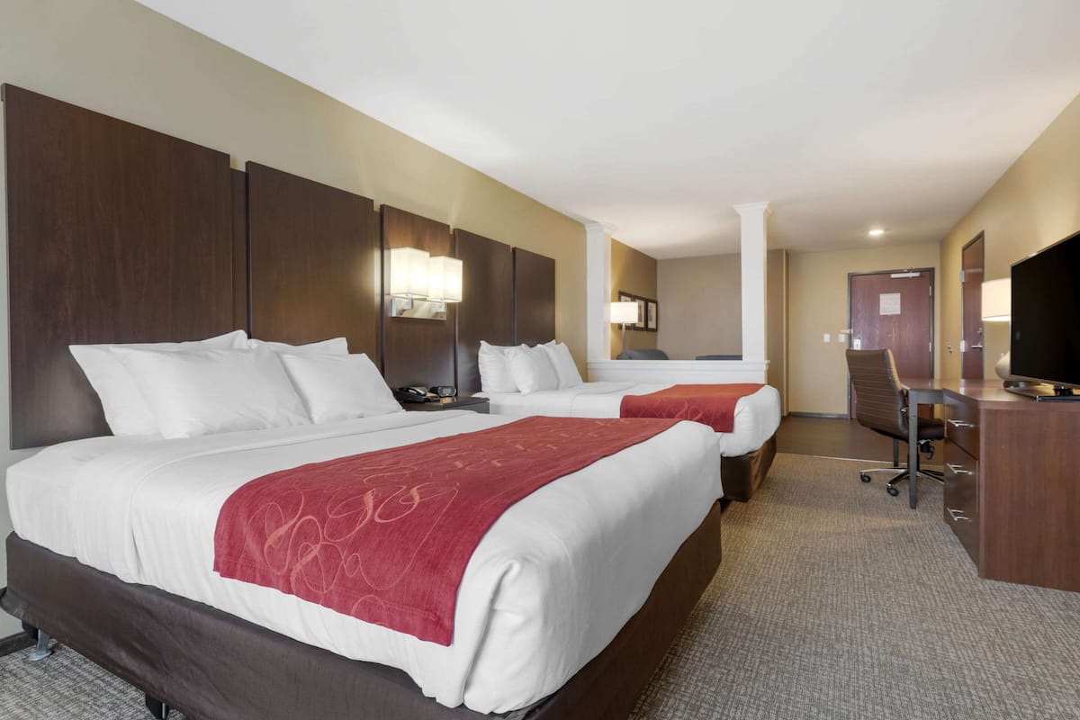 suite, multiple beds, accessible, non smoking | 1 bedroom, pillow-top beds, in-room safe, desk