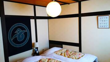 Japanese style Twin room with prive Bathroom | Down comforters, iron/ironing board, free cribs/infant beds, free WiFi