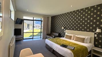 Individually decorated, individually furnished, desk, laptop workspace