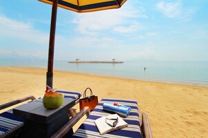 Pantai di sekitar dan antar-jemput gratis ke pantai