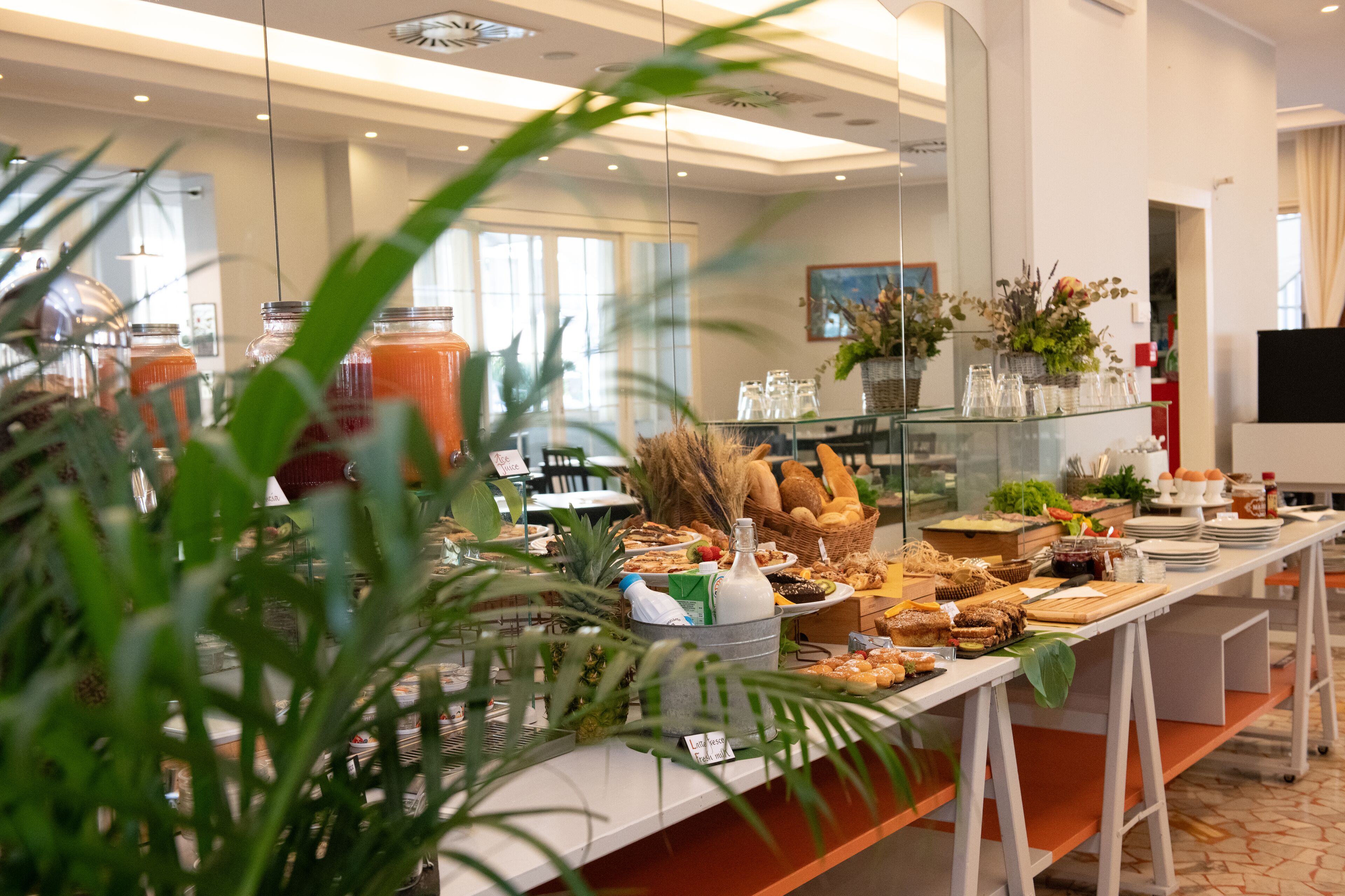 بوفيه فطور مجانًا