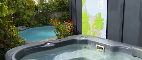 Bathtub spa outdoor